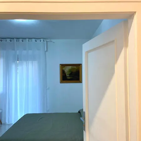 Πανσιόν A-b House