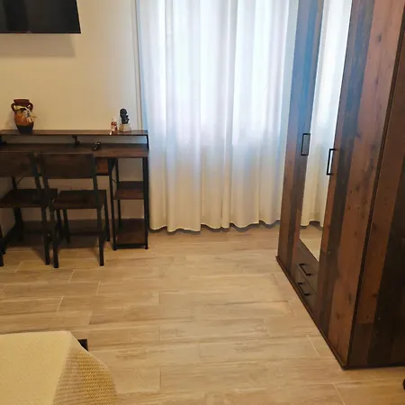 Πανσιόν A-b House